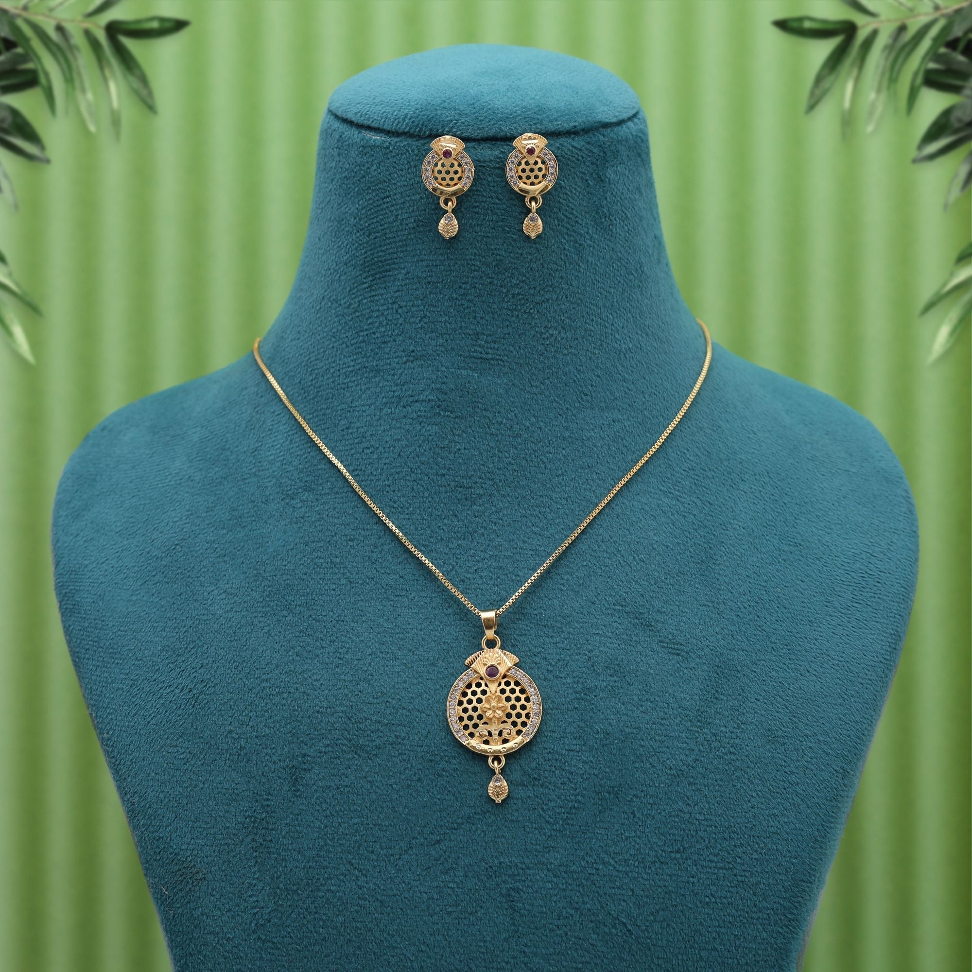 Stylish Cultural Gold Pendant Set