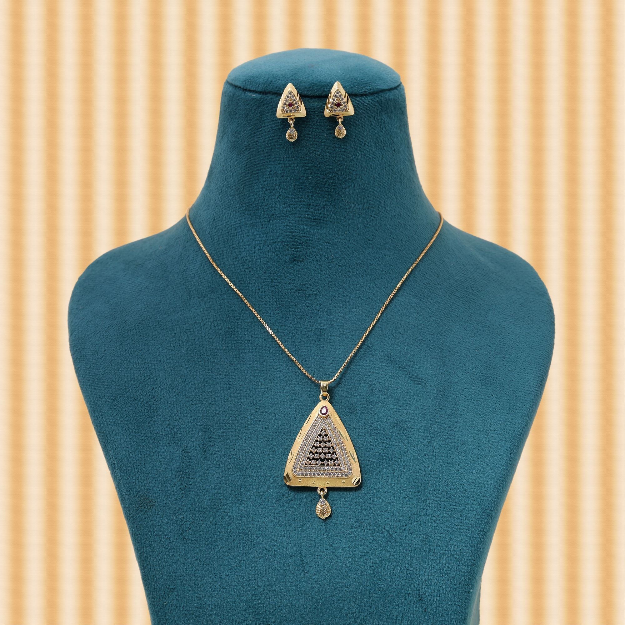 Gold Color Chain Pendant With Earring Perfect For Weddings And Cultural Celebrations