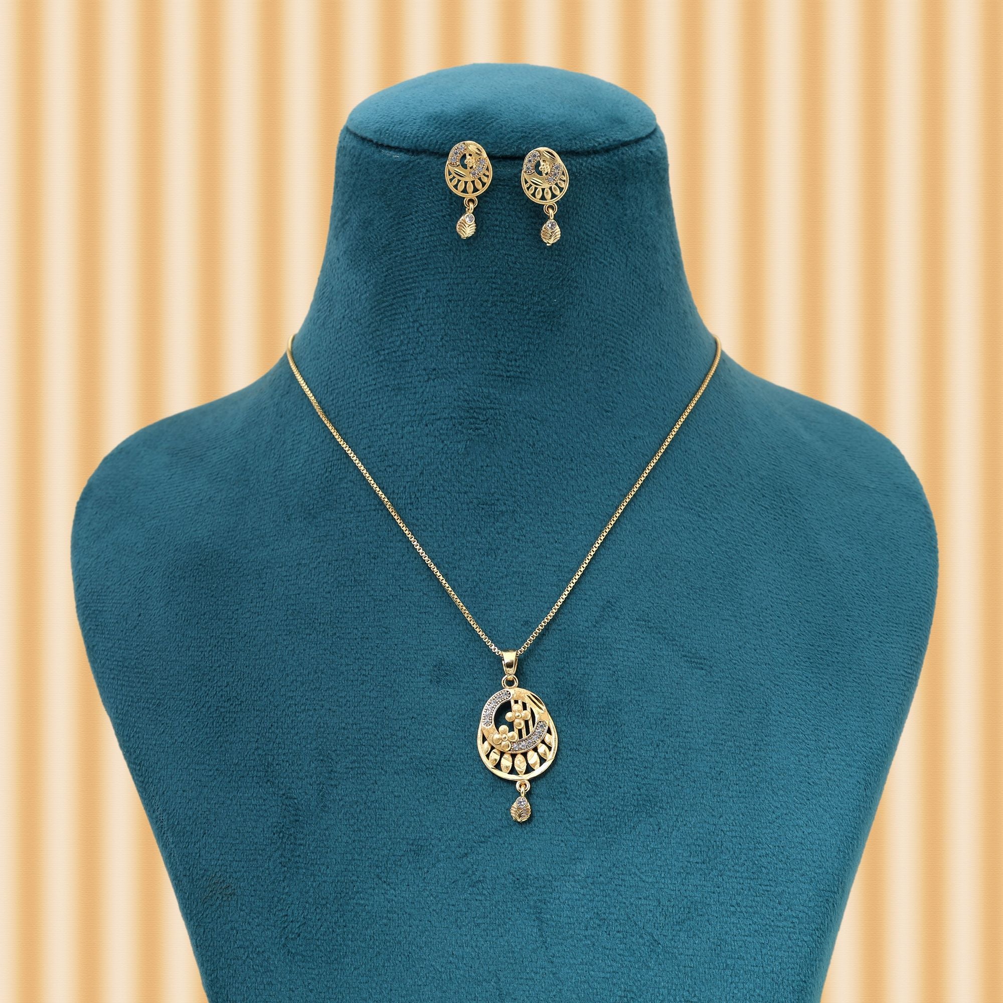 Gold Color Chain Pendant With Earring Featuring Smooth Finish And Elegant Craftsmanship