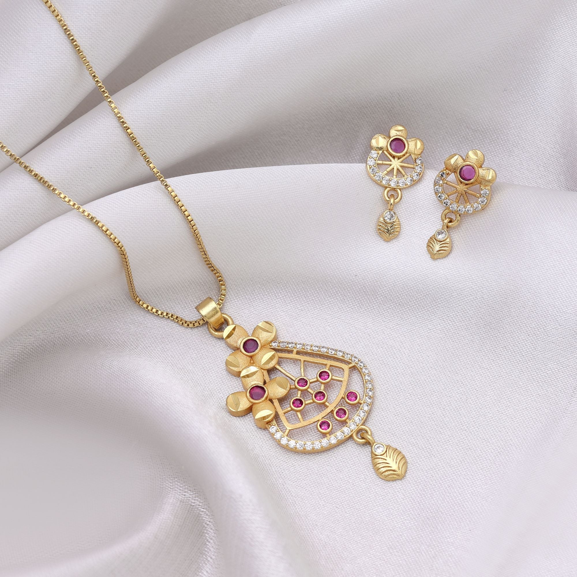 Gold Color Chain Pendant With Earring Crafted To Match Both Casual And Festive Outfits