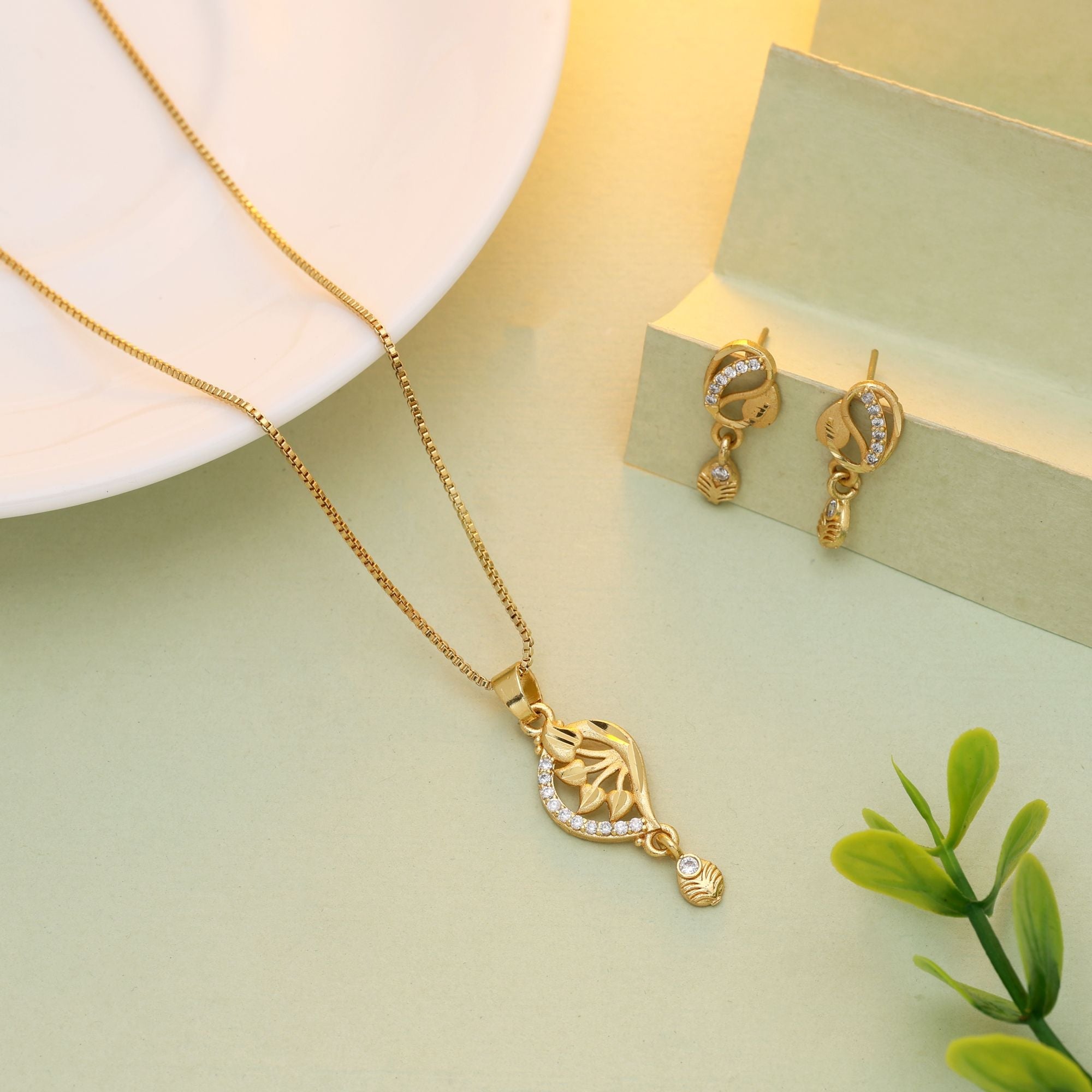 Gold Color Chain Pendant With Earring Perfect For Gifting On Traditional Occasions