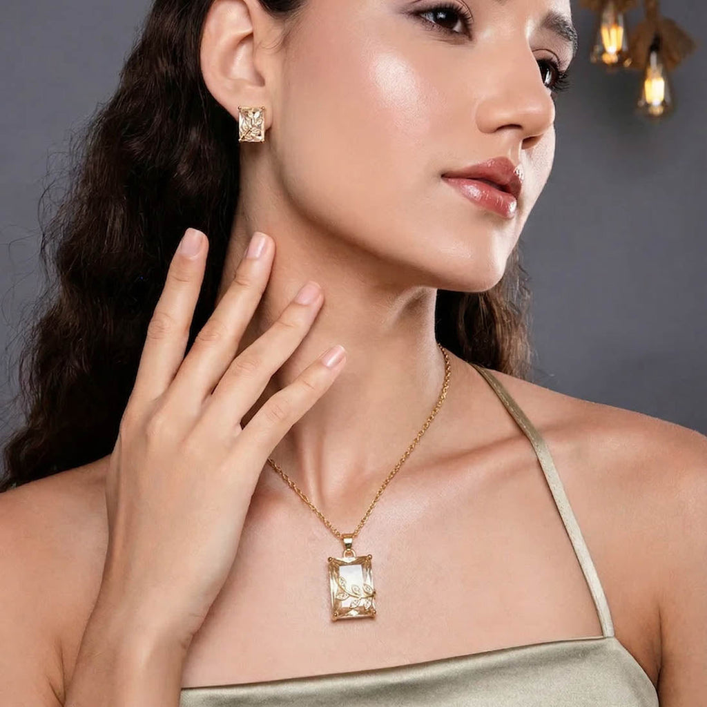 White Anti Tarnish Chain Pendant Set