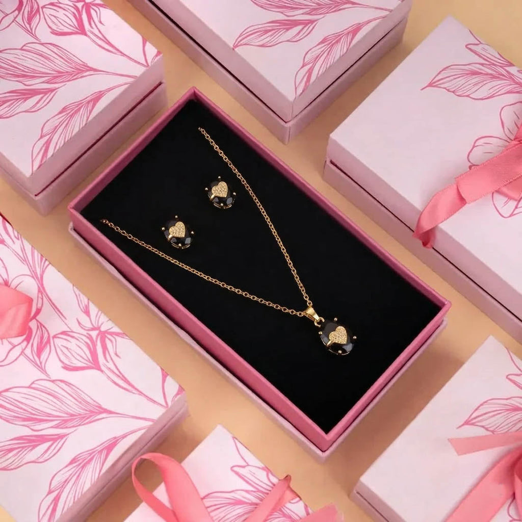 Black Matte Gold Chain Pendant Set