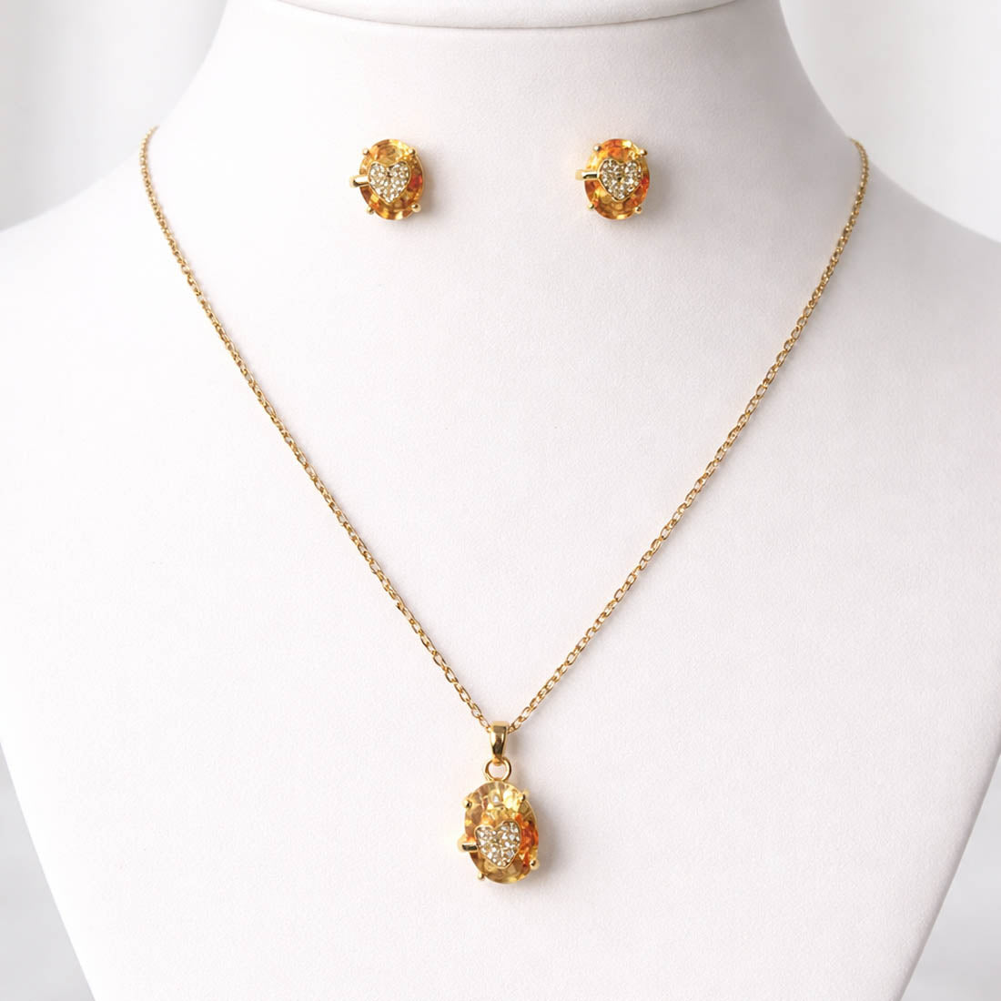 Gold Matte Gold Chain Pendant Set