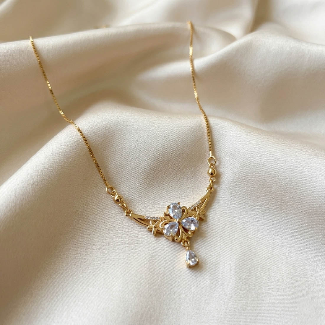 Black Color Glass Stone Fashion Necklace