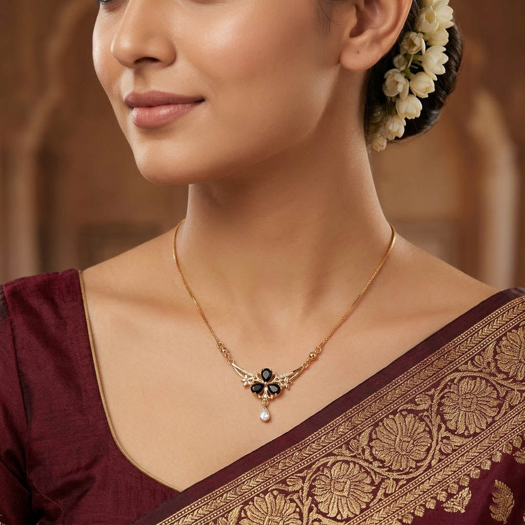 White Color Glass Stone Fashion Necklace