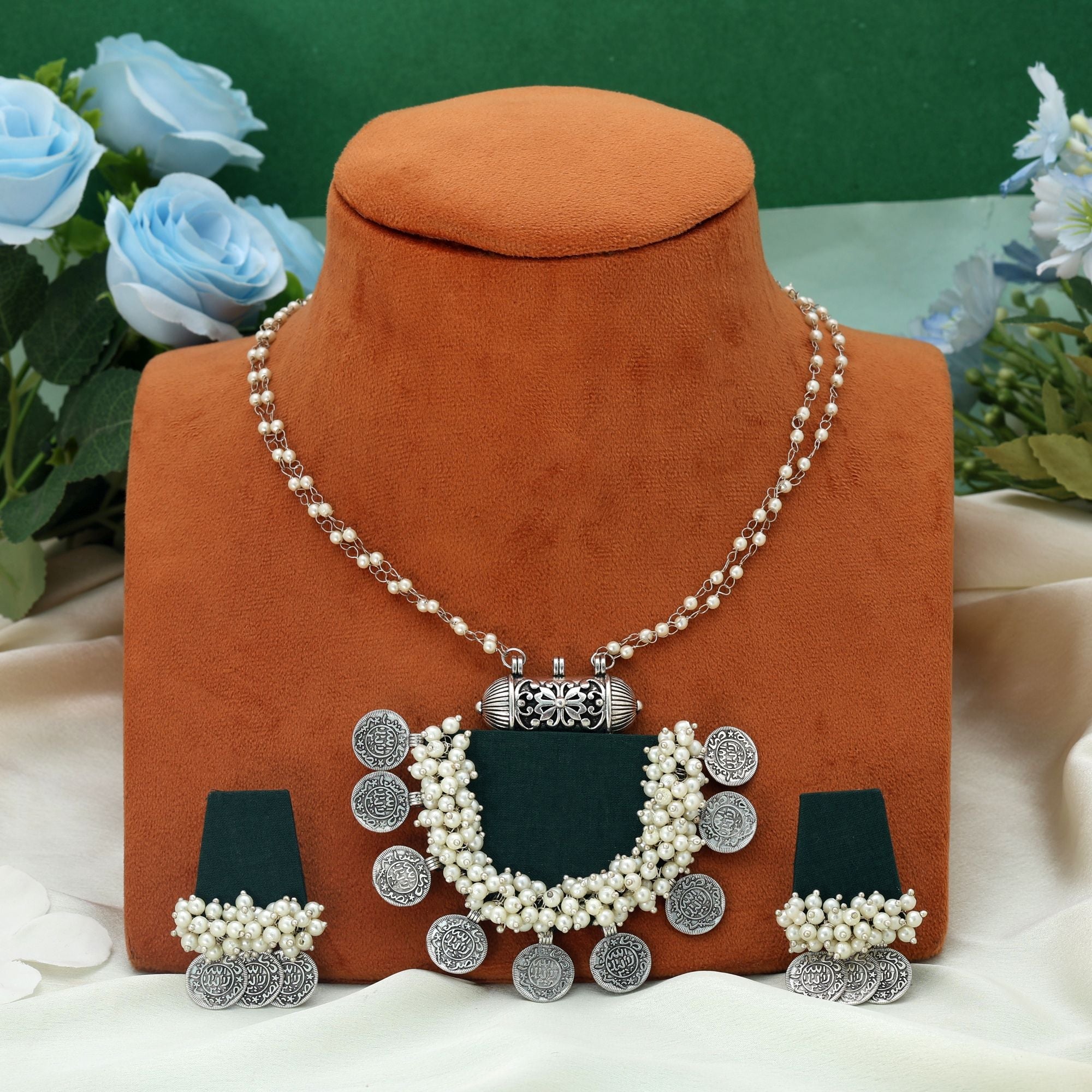 Green Color Handcraft Necklace Set Elegant Ethnic Festive Jewelry Collection Design