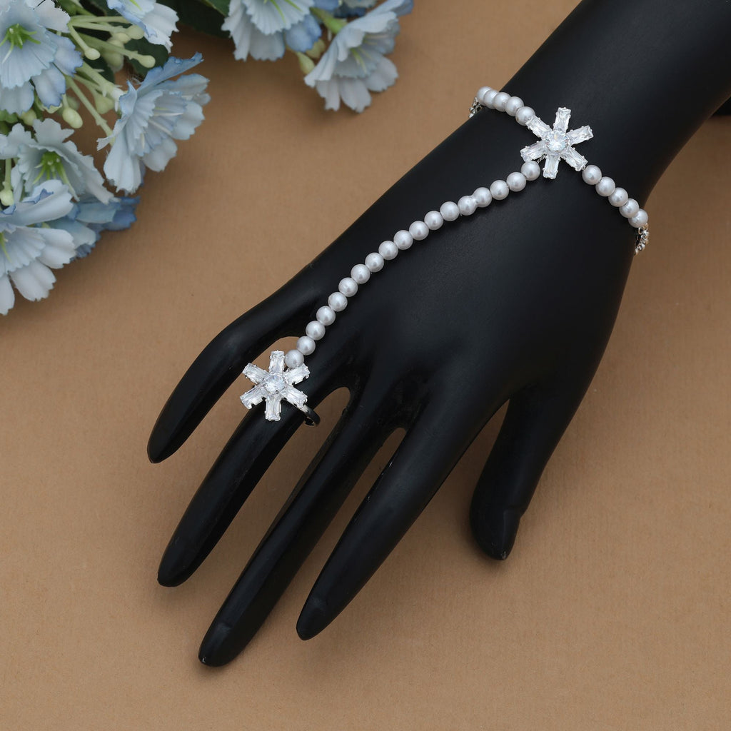 White Color Hath Phool (Traditional)