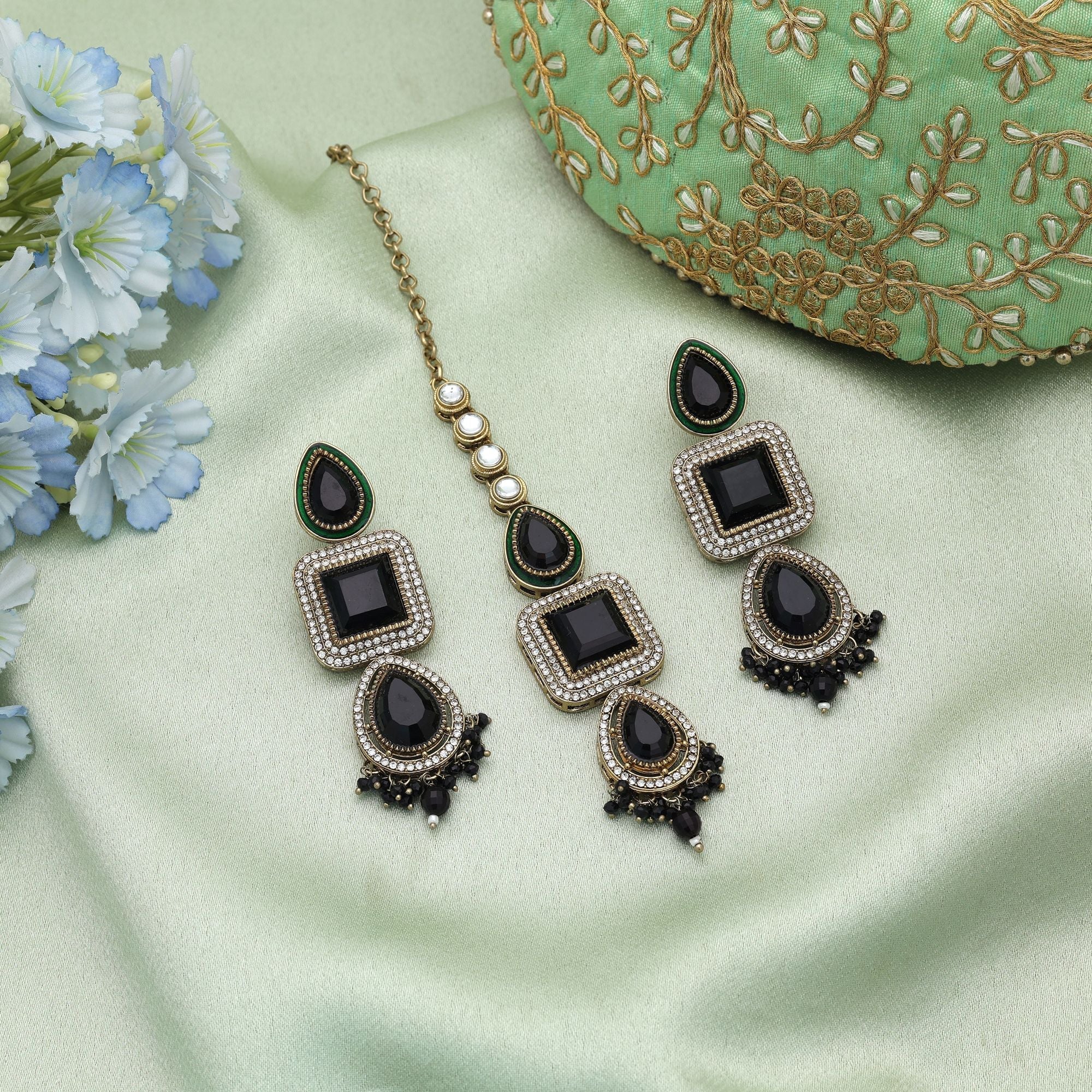 Black Color Kundan Earrings Tikka Set Traditional Artwork