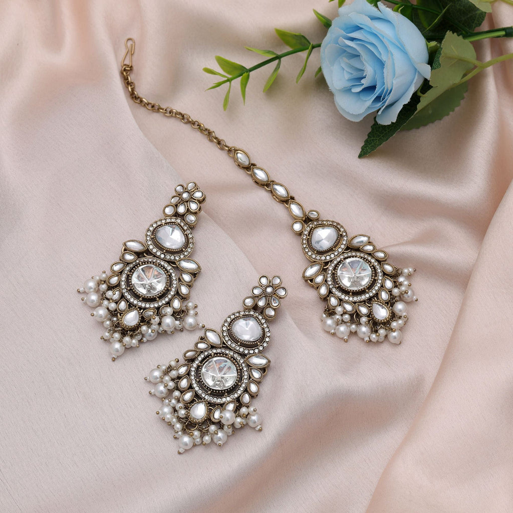 White Color Kundan Earrings Tikka Set Traditional Party