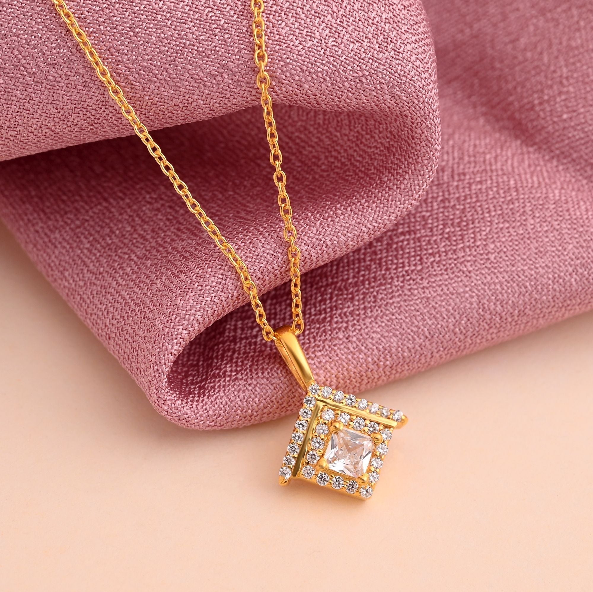 White Color 925 Gold Plated Silver Pendant (OMP109WHT)