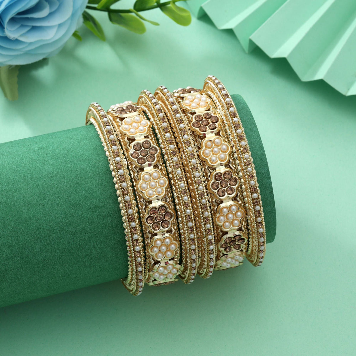Gold Color 6 Set Of Bangle Size: (2 Set Of 2.2, 2 Set Of 2.4, 2 Set Of 2.6)