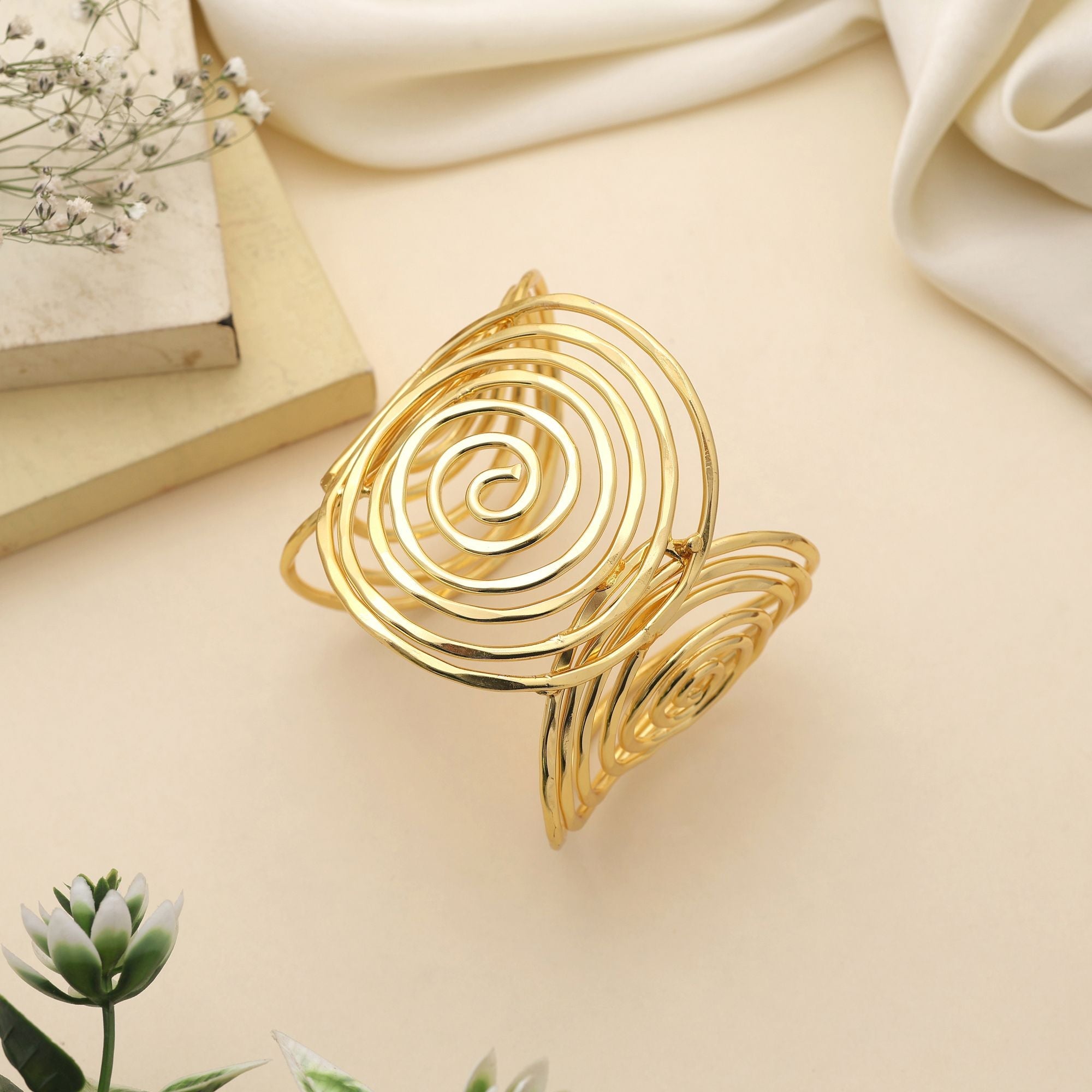 Premium Gold Color Bracelet Offering Refined Craftsmanship Suited For Celebrations And Cultural Ceremonies