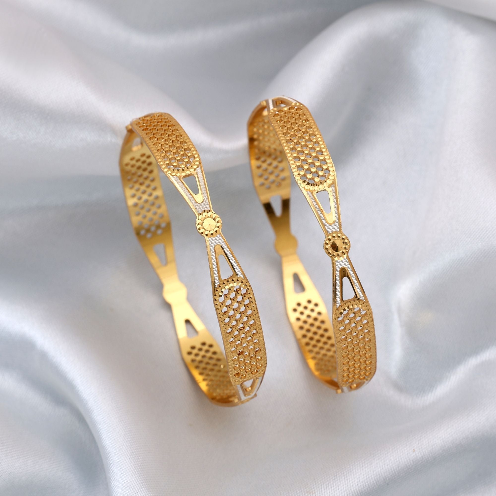 Gold Color 1 Pair Of Fashion Bangle (PLKB153GLD)