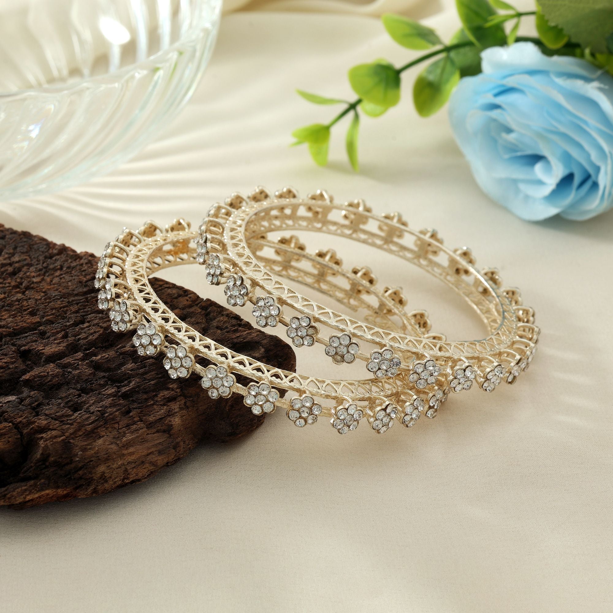 White Color 1 Pair Of Fashion Bangle
