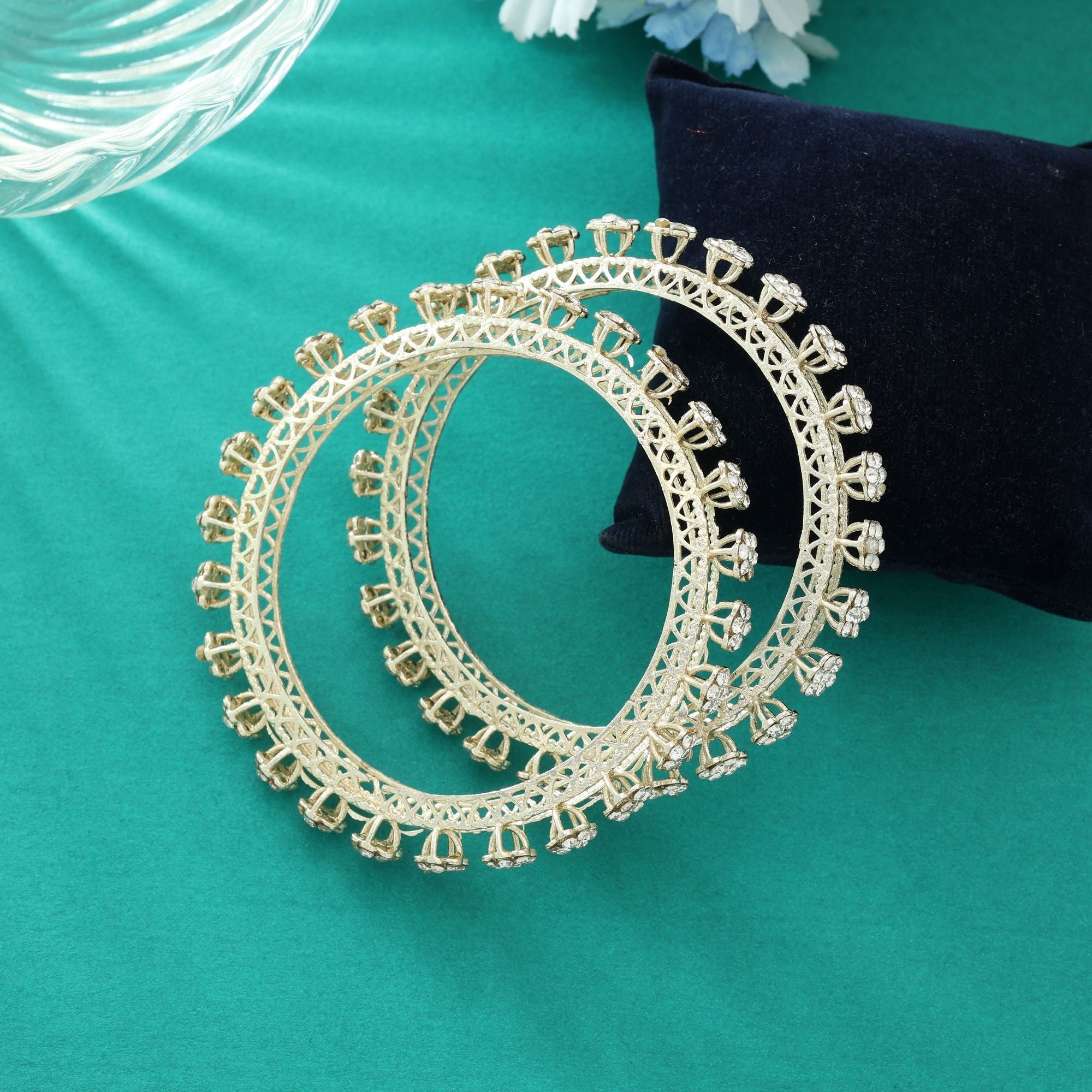 White Color 1 Pair Of Fashion Bangle